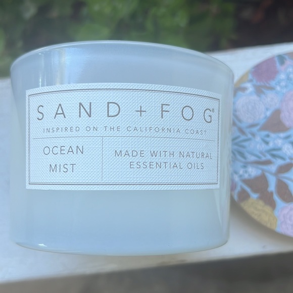 Ocean Mist Scented Candle - Picture 3 of 11